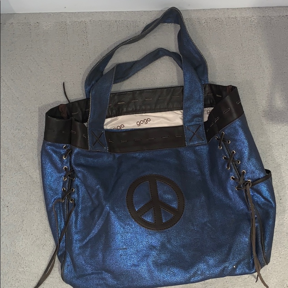 GogoVoyage tote.